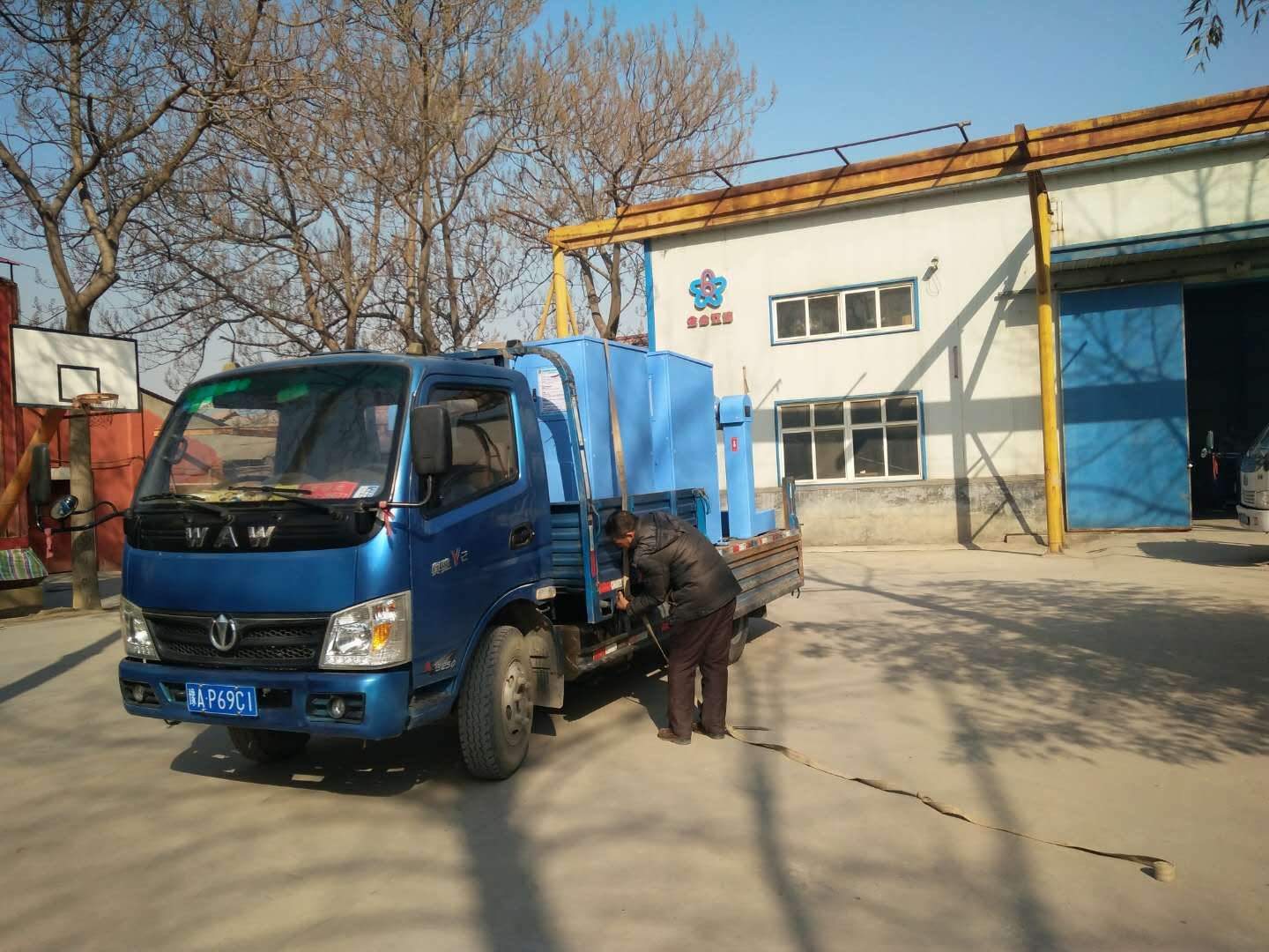 Five sets of JHX800 and one JHX50 food stuffs powder mixing machine are shipping